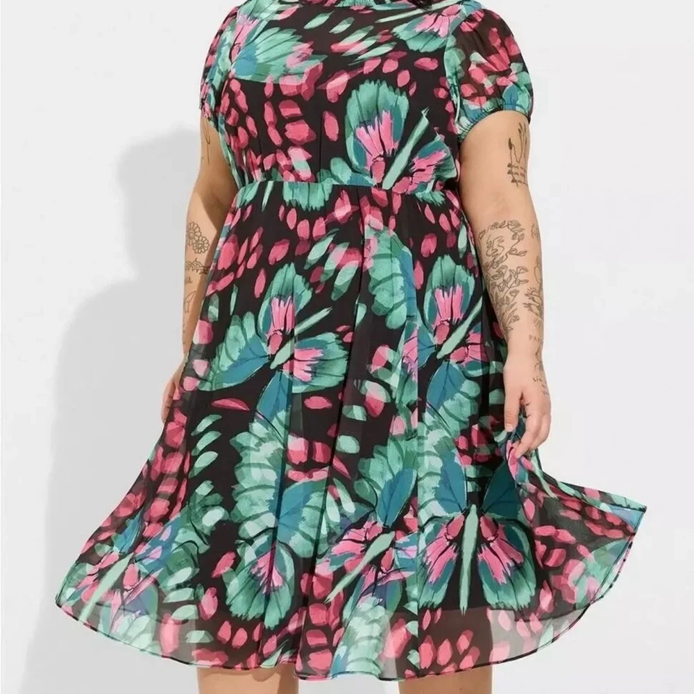 NEW Torrid Chiffon Green and Pink Ruched Midi Dress Fit and Flare - Picture 2 of 13